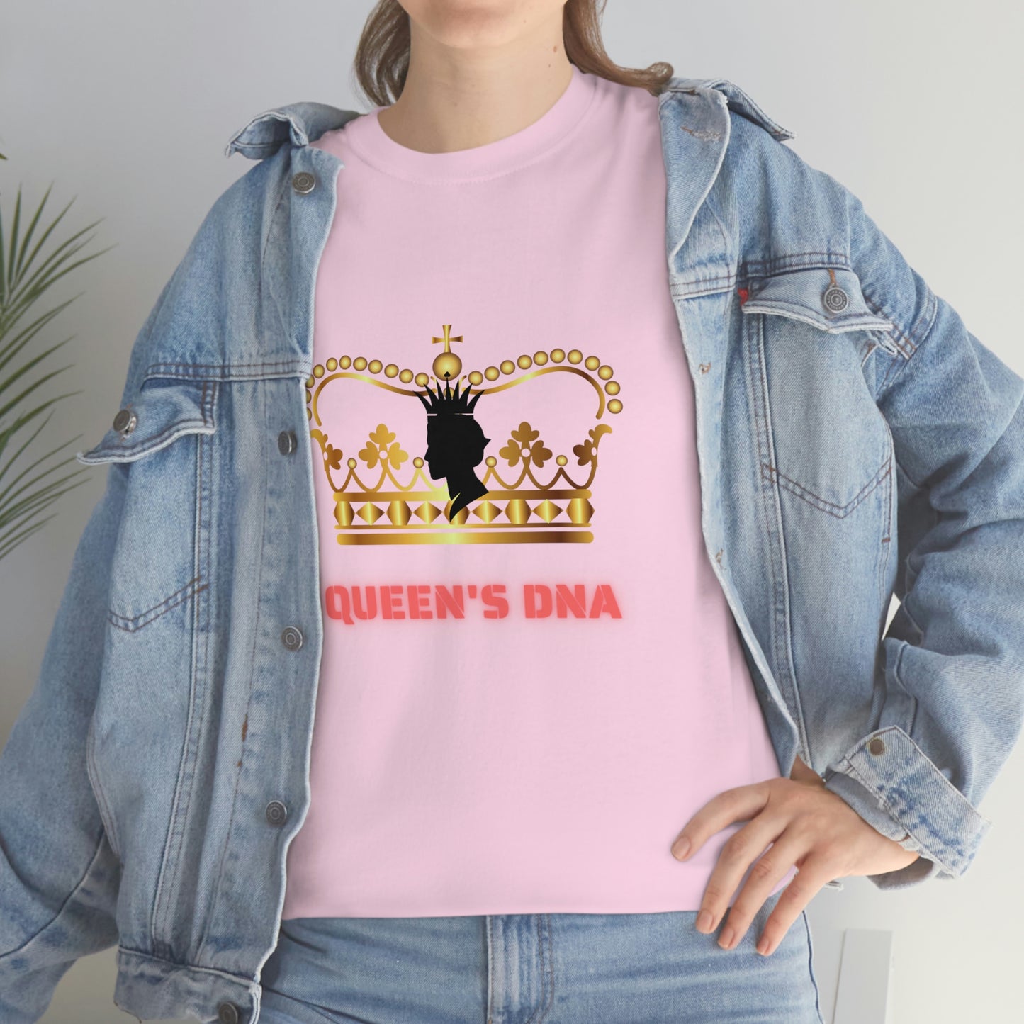 "Queen's DNA" - Unisex Heavy Cotton Tee