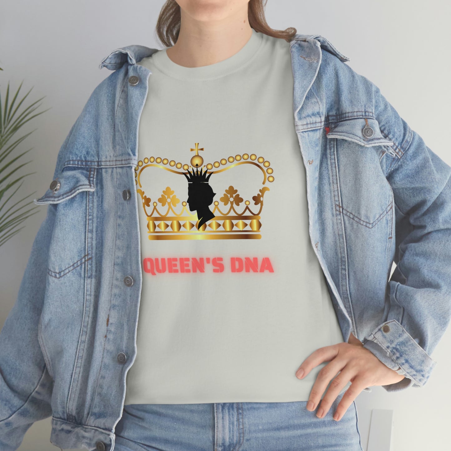 "Queen's DNA" - Unisex Heavy Cotton Tee