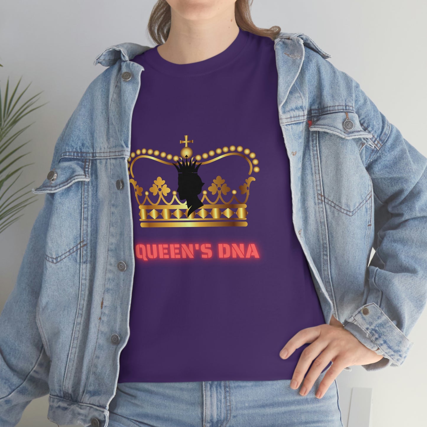 "Queen's DNA" - Unisex Heavy Cotton Tee